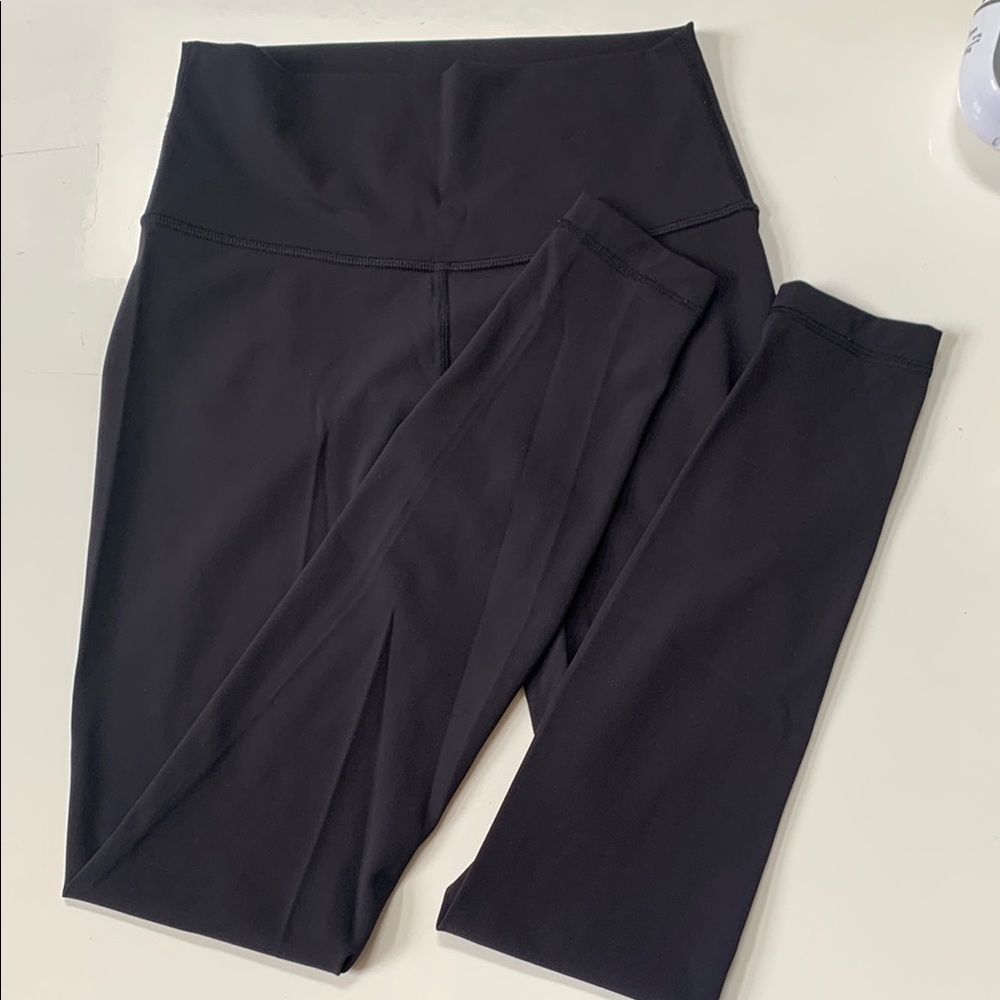 [4] LULULEMON Wunder Under Tight 28”